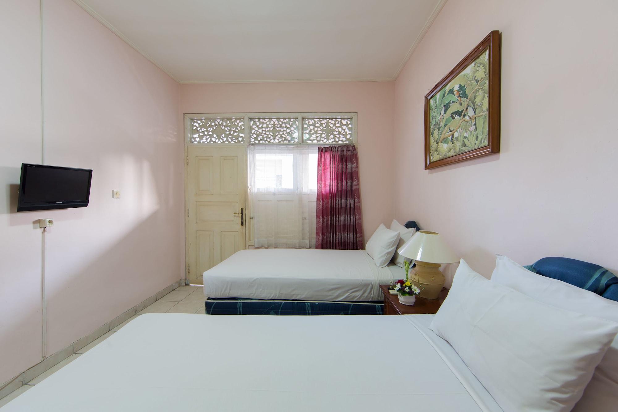 โอโย 3134 ปุรี ตามู โฮเต็ล Hotel จิมบาราน ภายนอก รูปภาพ