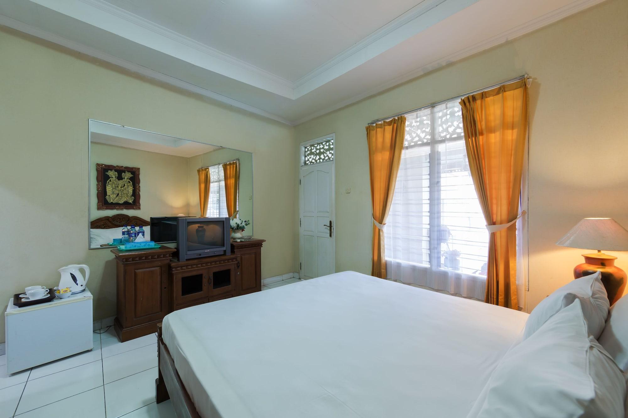 โอโย 3134 ปุรี ตามู โฮเต็ล Hotel จิมบาราน ภายนอก รูปภาพ