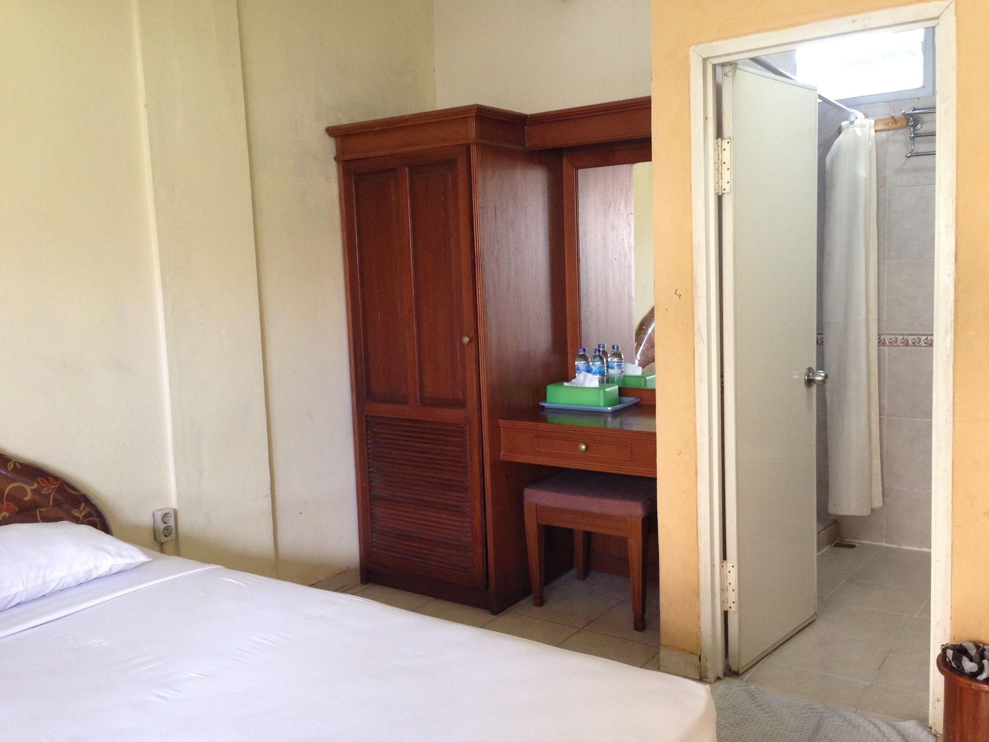 โอโย 3134 ปุรี ตามู โฮเต็ล Hotel จิมบาราน ภายนอก รูปภาพ