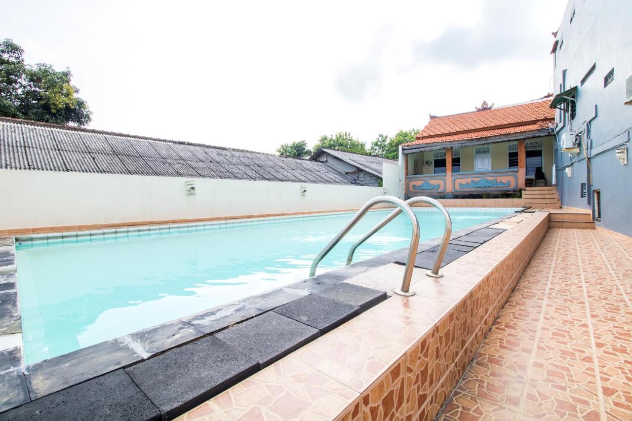 โอโย 3134 ปุรี ตามู โฮเต็ล Hotel จิมบาราน ภายนอก รูปภาพ